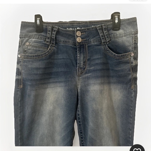 Wallflower Women's Blue Flare Bootcut Mid rise Jeans 11 Short - Picture 5 of 5